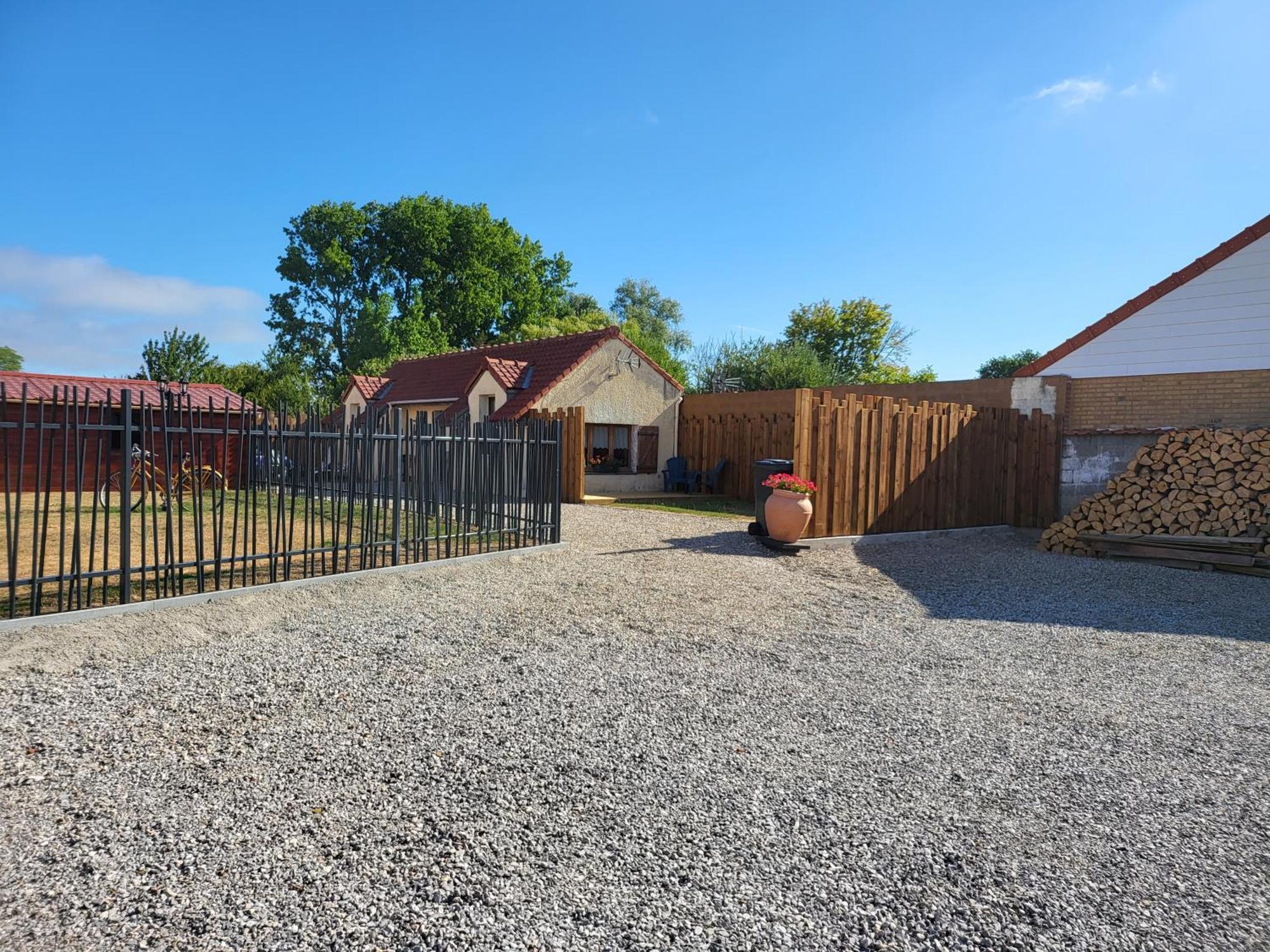 Revedelac Meuble Tout Confort Bremes Exterior foto